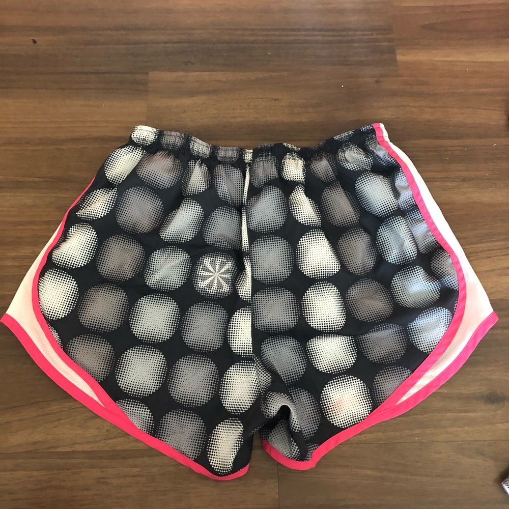 Nike running shorts - Picture 2 of 2